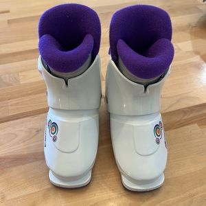 Kids ski boots.  Suggested for kids shoe size 9-10